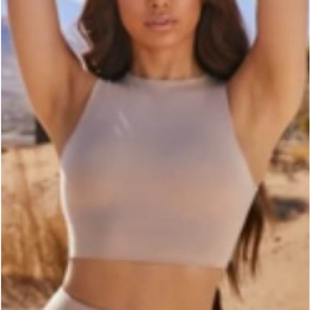 Oh Polly High-Neck top